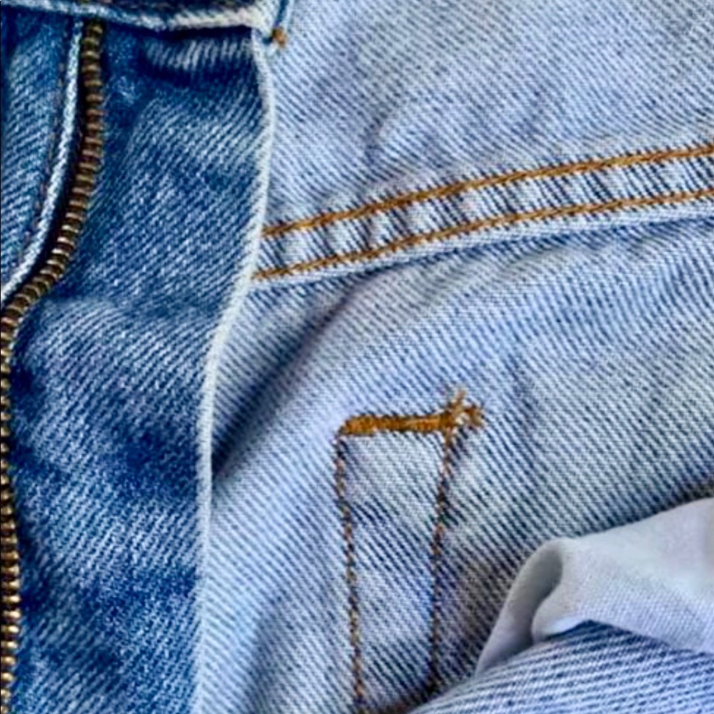 Blue Jeans 36W x 30L Kirkland brand - Picture 3 of 5